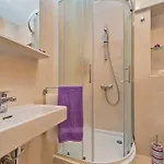 Flora Apartman