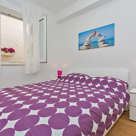 Apartman Flora